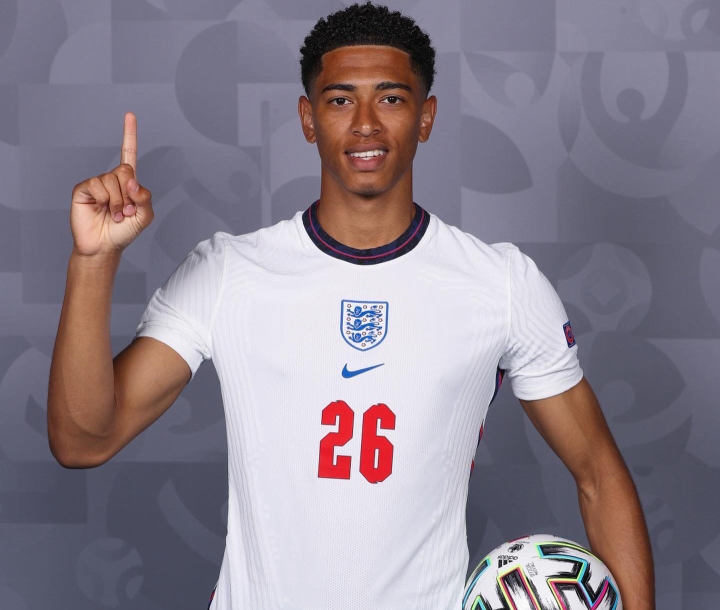 弗兰克：水晶宫体系和曼联相似？不同的球队不能拿来相提并论（弗兰克：水晶宫与曼联体系相似？不同球队不应相提并论）