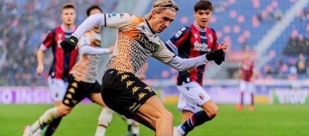 西甲前瞻：矛与盾之战！黄潜信奉防守至上，巴萨火力冠绝西甲（西甲前瞻：巴萨最强火力挑战黄潜钢铁防线，攻防极致对决）