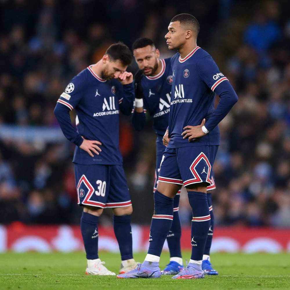 英超战报：伊萨克破门，罗梅罗、西蒙斯染红，9人热刺1-2利物浦（英超简讯：伊萨克建功，罗梅罗、西蒙斯被罚下，9人热刺1-2不敌利物浦）