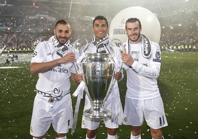 斯洛文尼亚主帅：球队精神已垮，我是否留任赛后再讨论（斯洛文尼亚主帅：队伍士气已崩，去留待赛后再定）