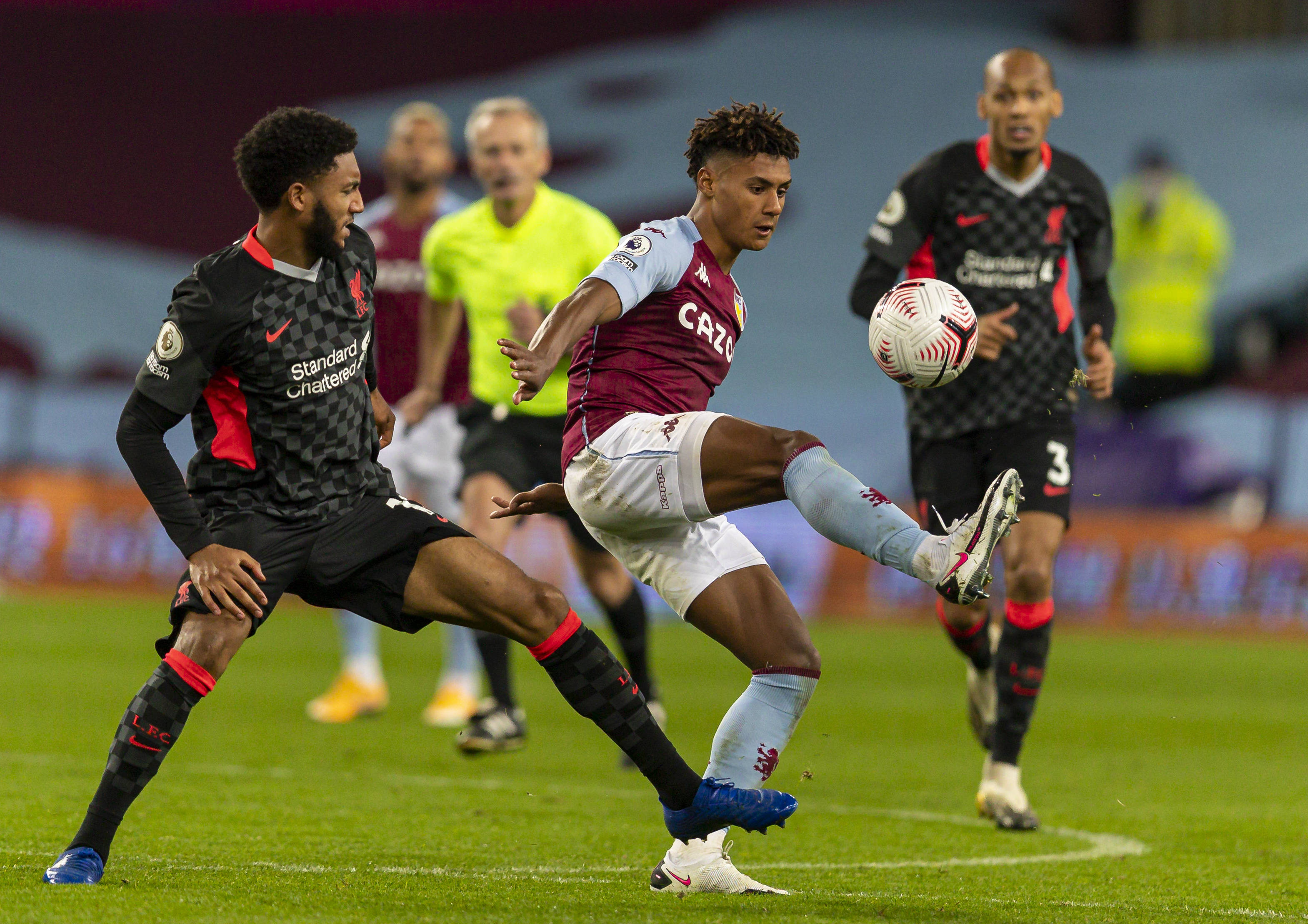 徐正源：韦世豪只归队练了一天；罗慕洛受伤可能因天气冷