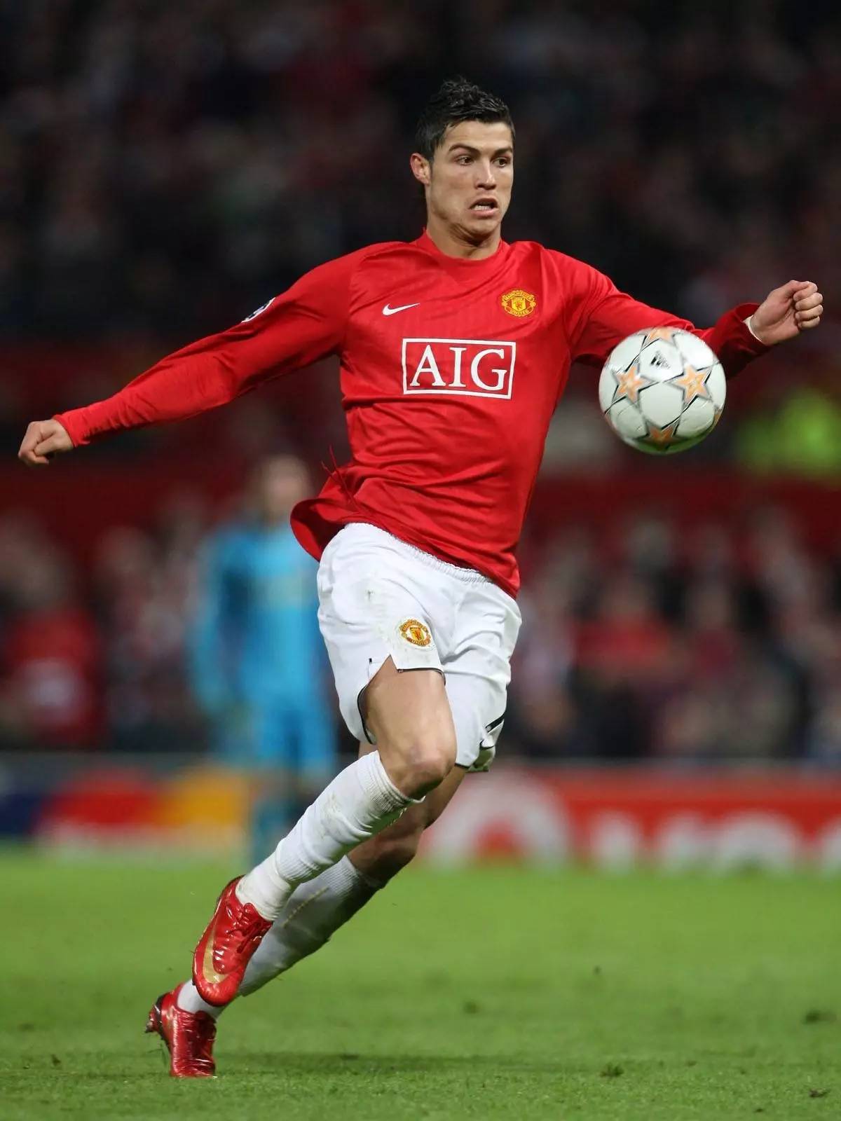 镜报：一神秘球迷向谢周三提供100万英镑无息贷款（镜报：神秘球迷为谢周三提供100万英镑免息借款）