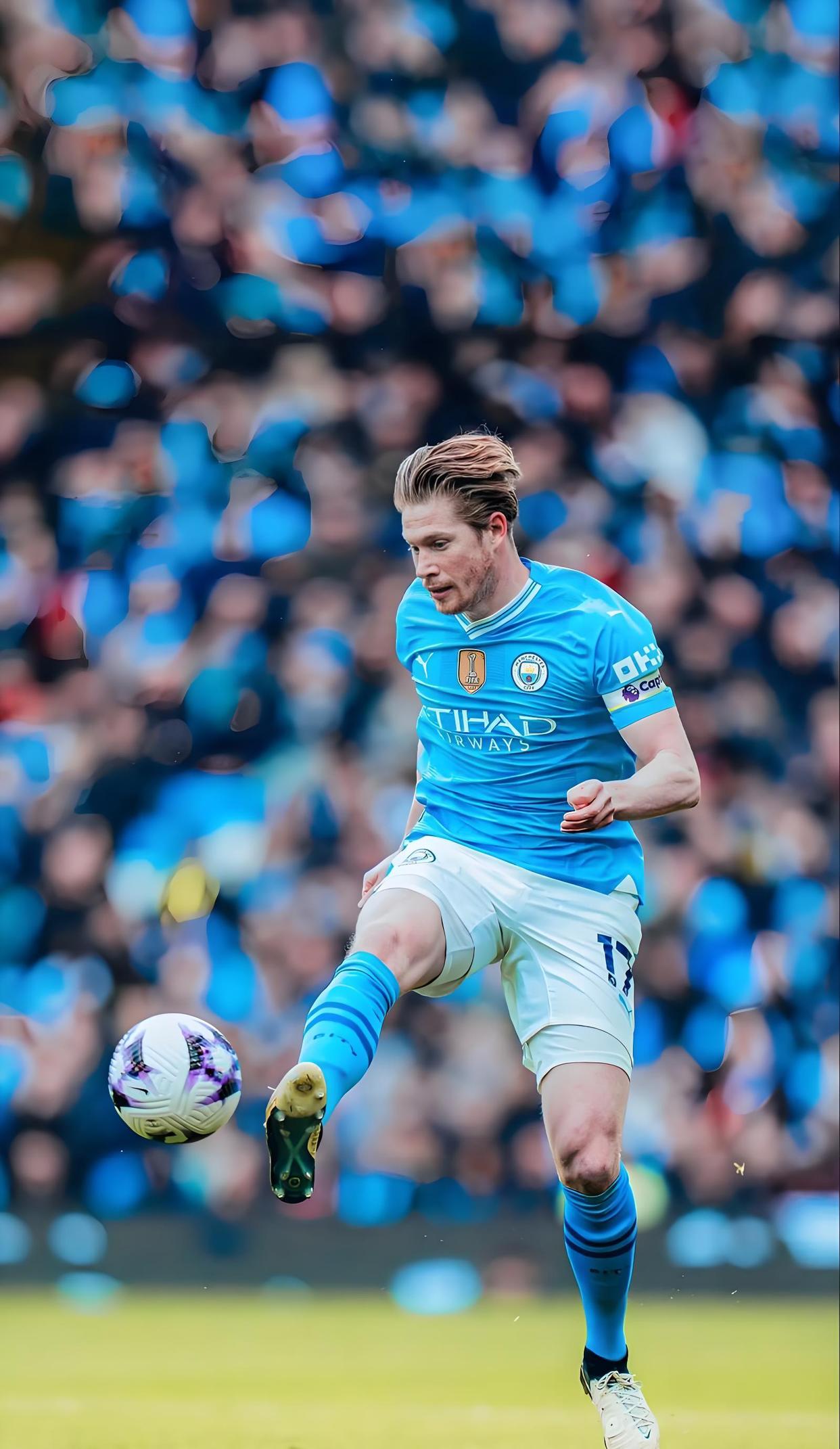 爷青回，维耶里社媒晒与大罗、巴乔、托蒂、卡纳瓦罗等人合照